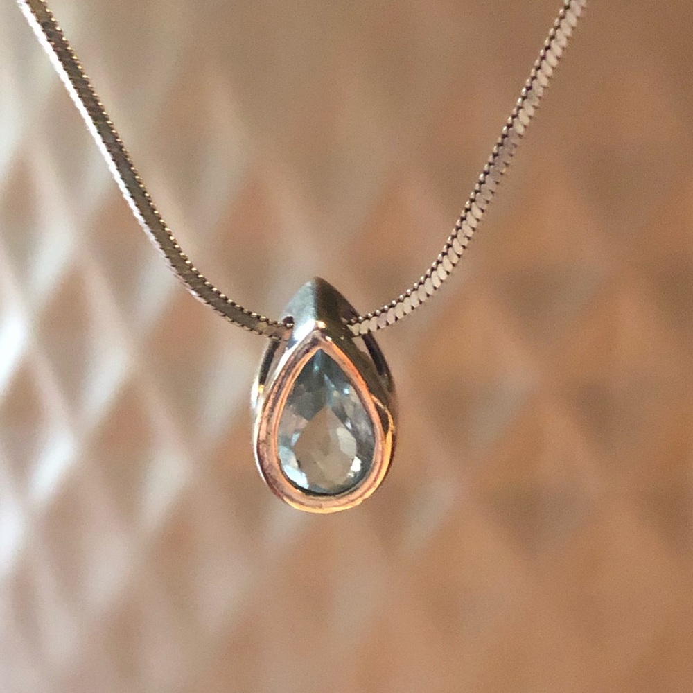 Beautiful teardrop sterling silver